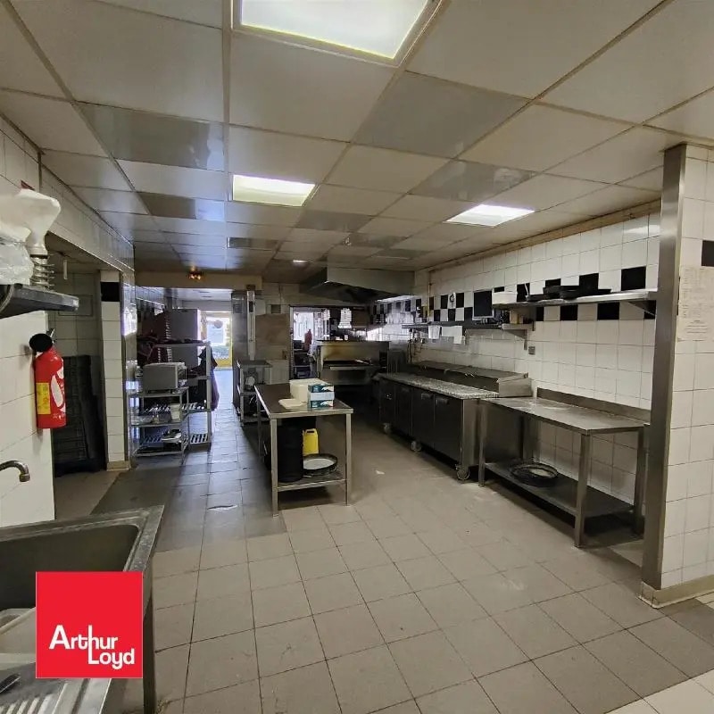 Vente Commerce 302 m² - Photo 1