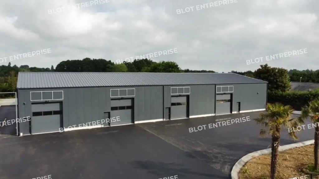 Location Local d'activités 232 m² - Photo 1