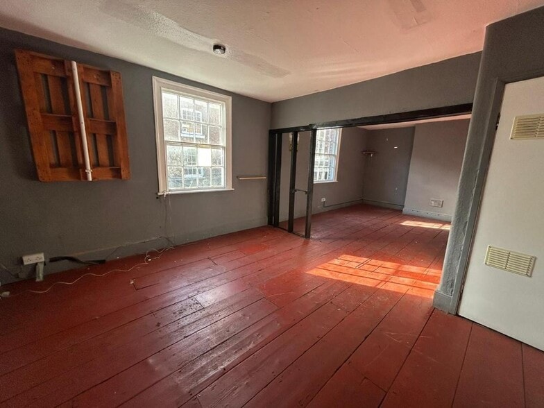 10-12 Church St, Macclesfield for sale - Interior Photo - Image 3 of 6
