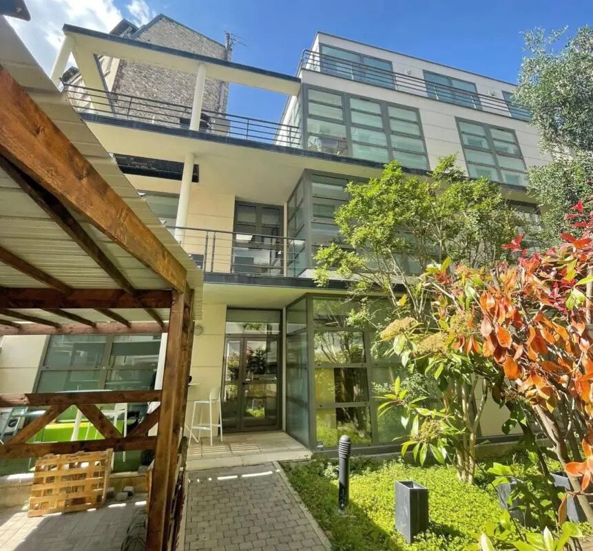 134 Rue Du Point Du Jour, Boulogne-Billancourt to rent Building Photo- Image 1 of 12