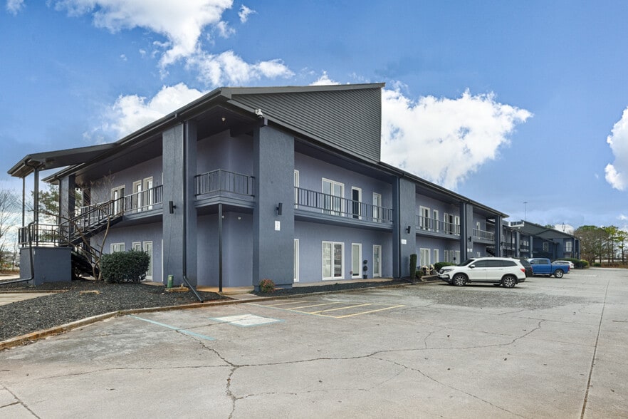 190 Lime Quarry Rd, Madison, AL to rent - Building Photo - Image 3 of 18