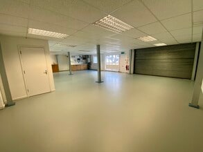High St S, Dunstable to rent Interior Photo- Image 1 of 2