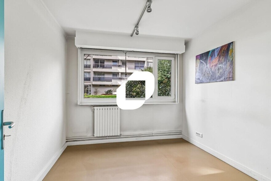 Build-to-Rent in Paris for sale - Interior Photo - Image 2 of 13