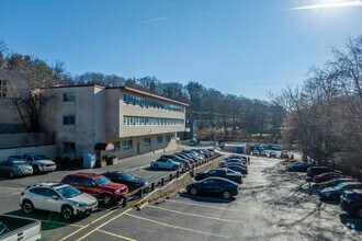 690 N Broadway, White Plains, NY - aerial  map view - Image1