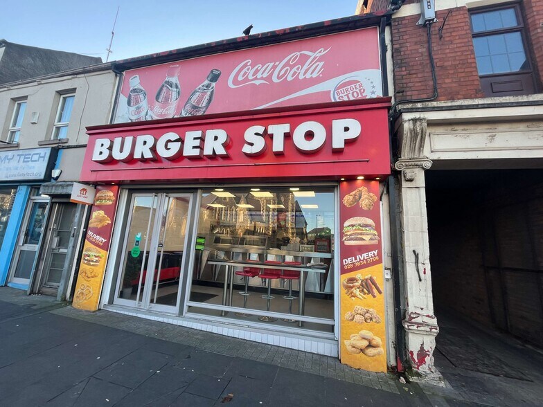 33 Church Pl, Craigavon for sale - Primary Photo - Image 1 of 1