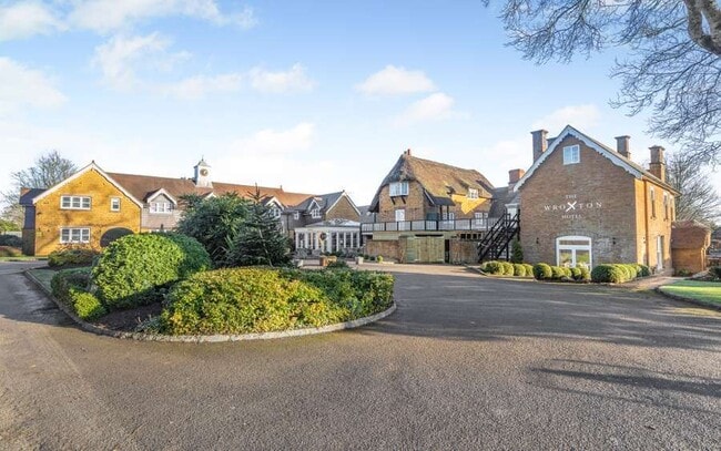 More details for 4 Wroxton, Wroxton - Hospitality for Sale