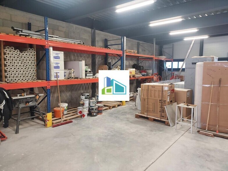 Industrial in La Garde to rent - Interior Photo - Image 1 of 6