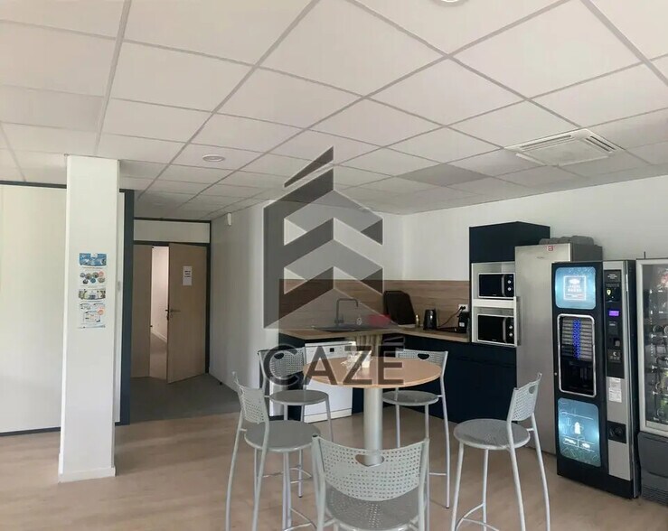Office in Pessac to rent - Building Photo - Image 3 of 17