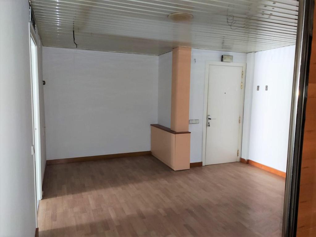 Vic, BAR 08500 - Unit 2c -  - Interior Photo - Image 1 of 9