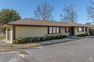 9911 W Markham St, Little Rock, AR for rent Primary Photo- Image 1 of 5