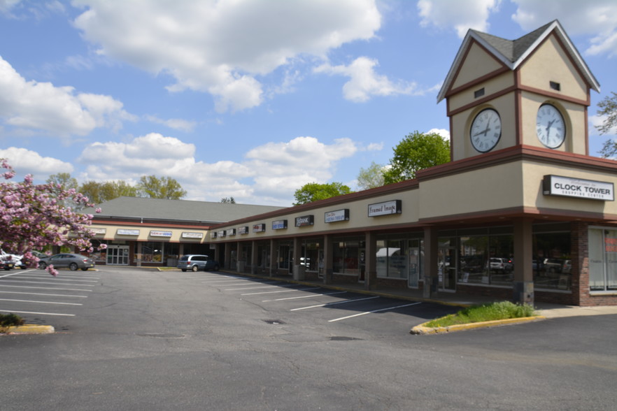 574 Newark Pompton Tpke, Pompton Plains, NJ for sale - Primary Photo - Image 1 of 9