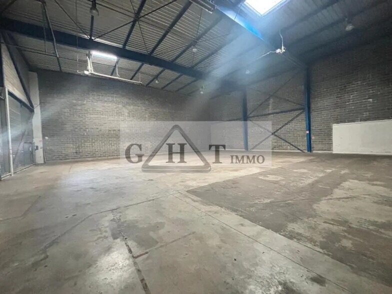 Office in Gennevilliers to rent - Building Photo - Image 3 of 10