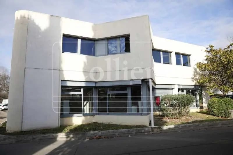 Location Bureaux 430 m² - Photo 1