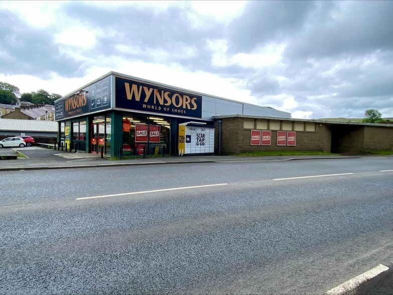 Newchurch Rd, Bacup to rent - Building Photo - Image 2 of 4