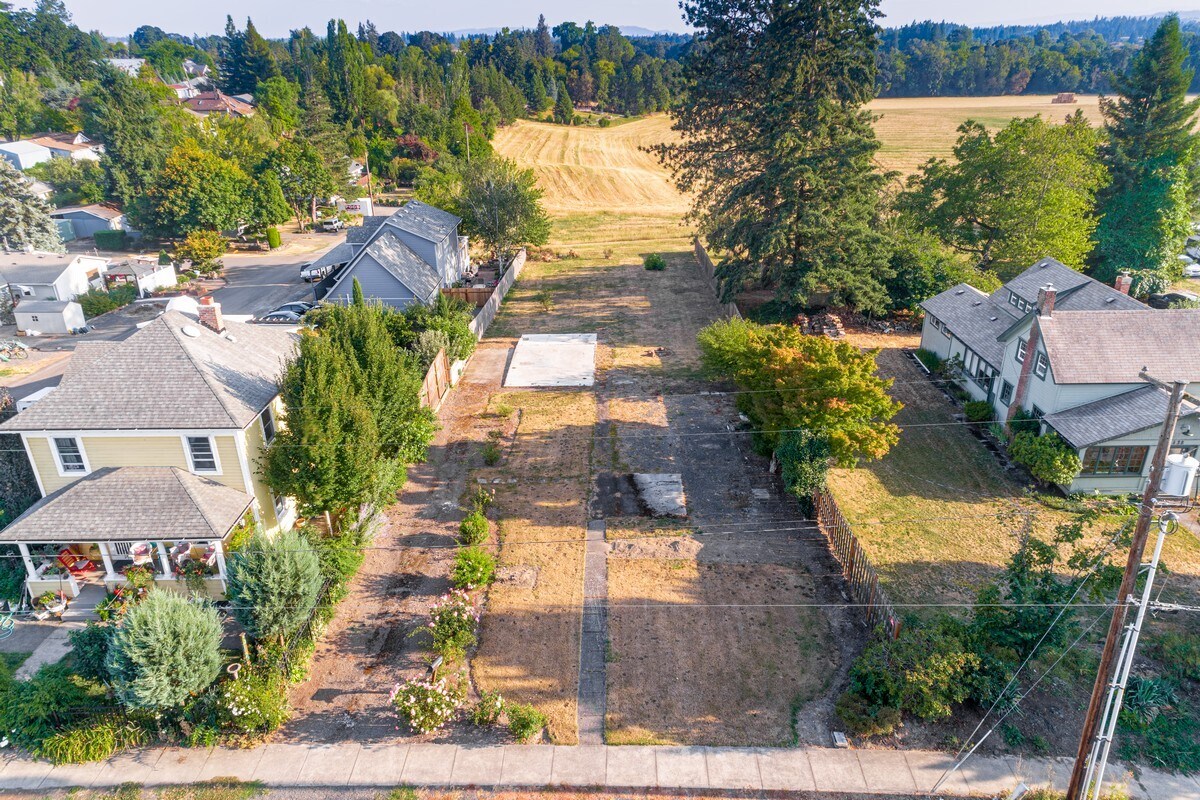 420 W Grant St, Carlton, OR for sale Primary Photo- Image 1 of 1