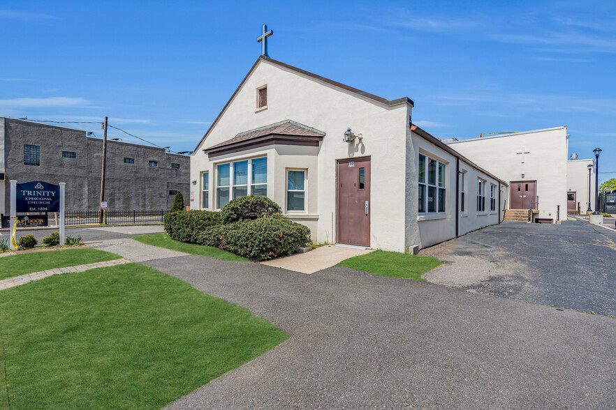 50 White St, Red Bank, NJ for rent - Primary Photo - Image 1 of 21