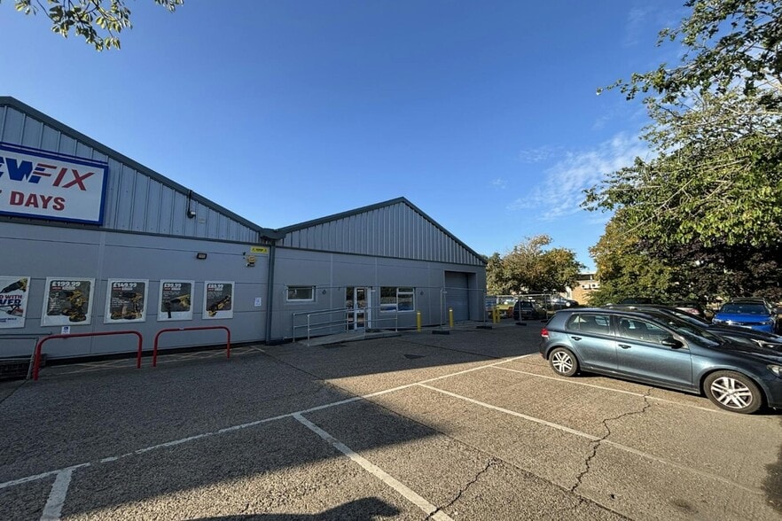 17-20 Hampstead Ave, Mildenhall to rent - Building Photo - Image 1 of 5