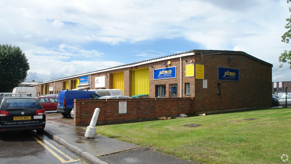 Kiln Ln, Epsom for sale - Primary Photo - Image 1 of 1