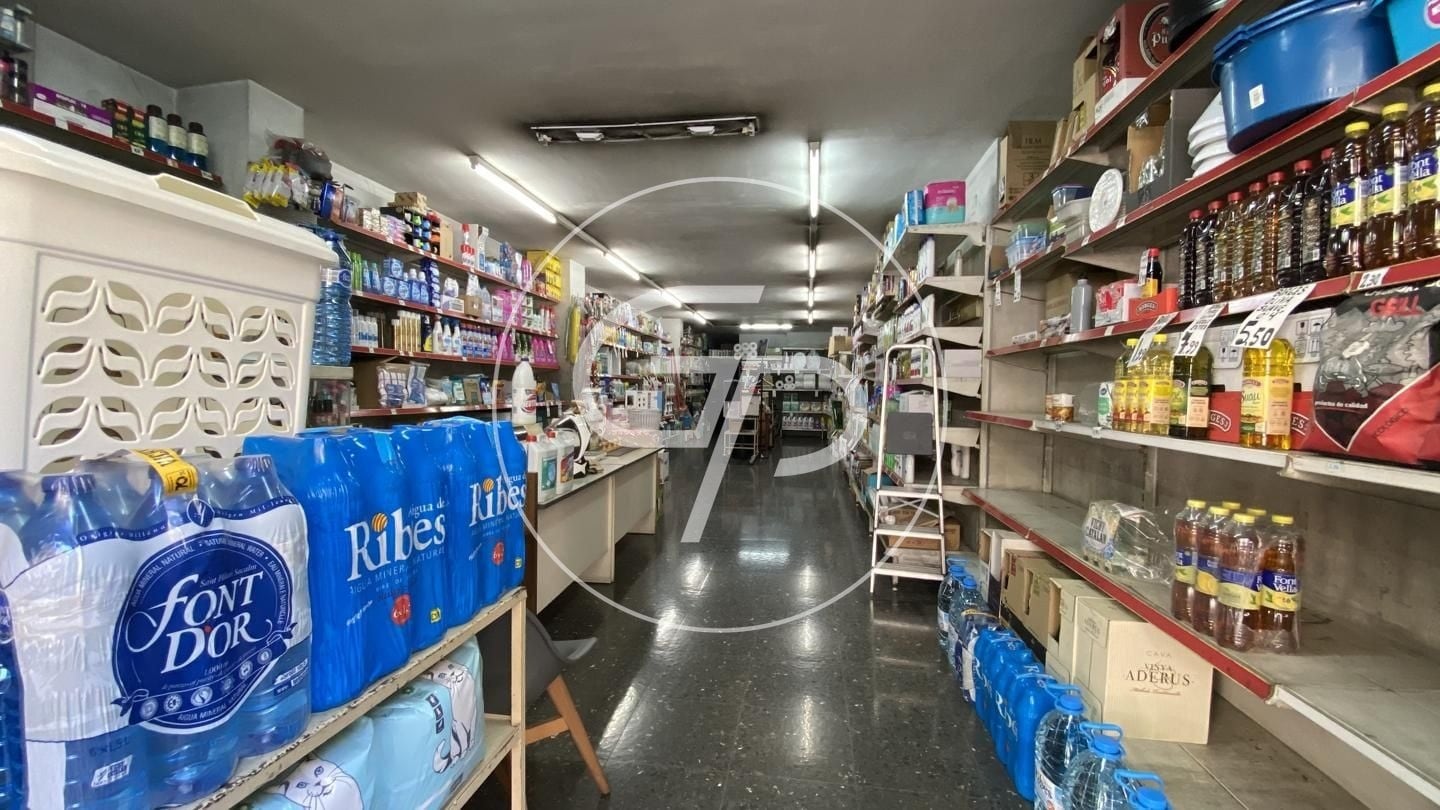 Retail in Barcelona, Barcelona to rent Interior Photo- Image 1 of 7