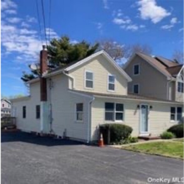 67 Lake St, Patchogue, NY for sale - Building Photo - Image 2 of 15