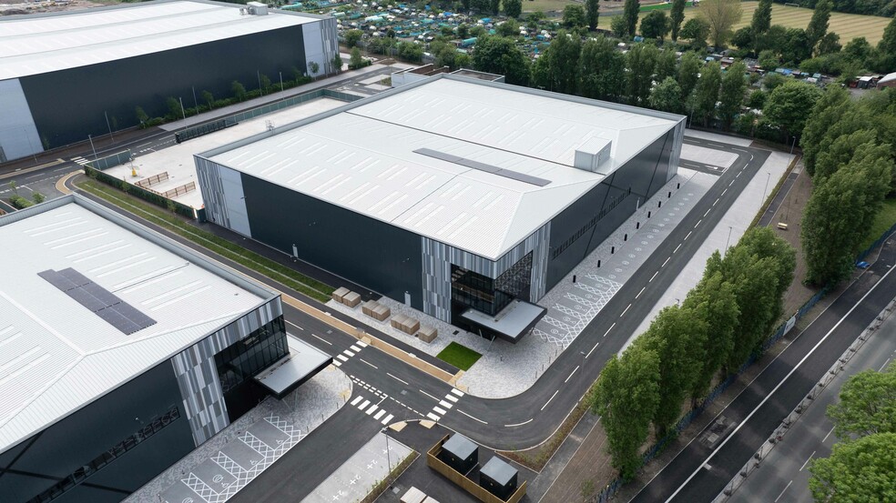 North Atlantic Av, Bootle to rent - Building Photo - Image 2 of 77