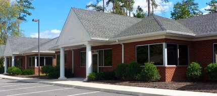 6516-6520 Woodlake Village Cir, Midlothian, VA for sale Building Photo- Image 1 of 5