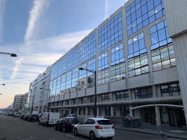 Office in Montigny-le-Bretonneux to rent - Building Photo - Image 1 of 9