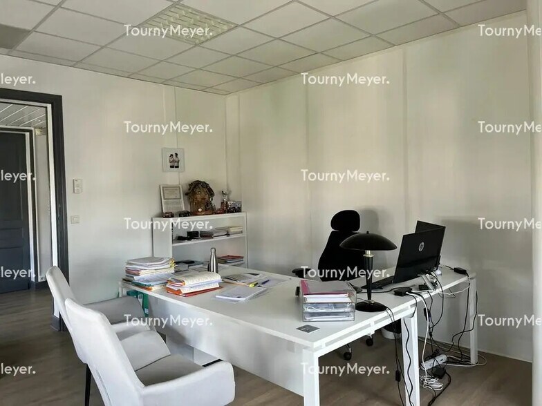 Office in Bordeaux to rent - Building Photo - Image 3 of 8