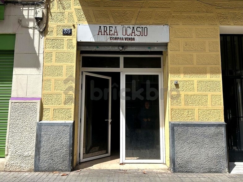 Retail in Barcelona, Barcelona to rent - Building Photo - Image 2 of 7