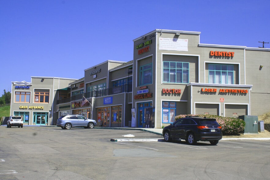 2210-2240 E Plaza Blvd, National City, CA for rent - Building Photo - Image 2 of 20