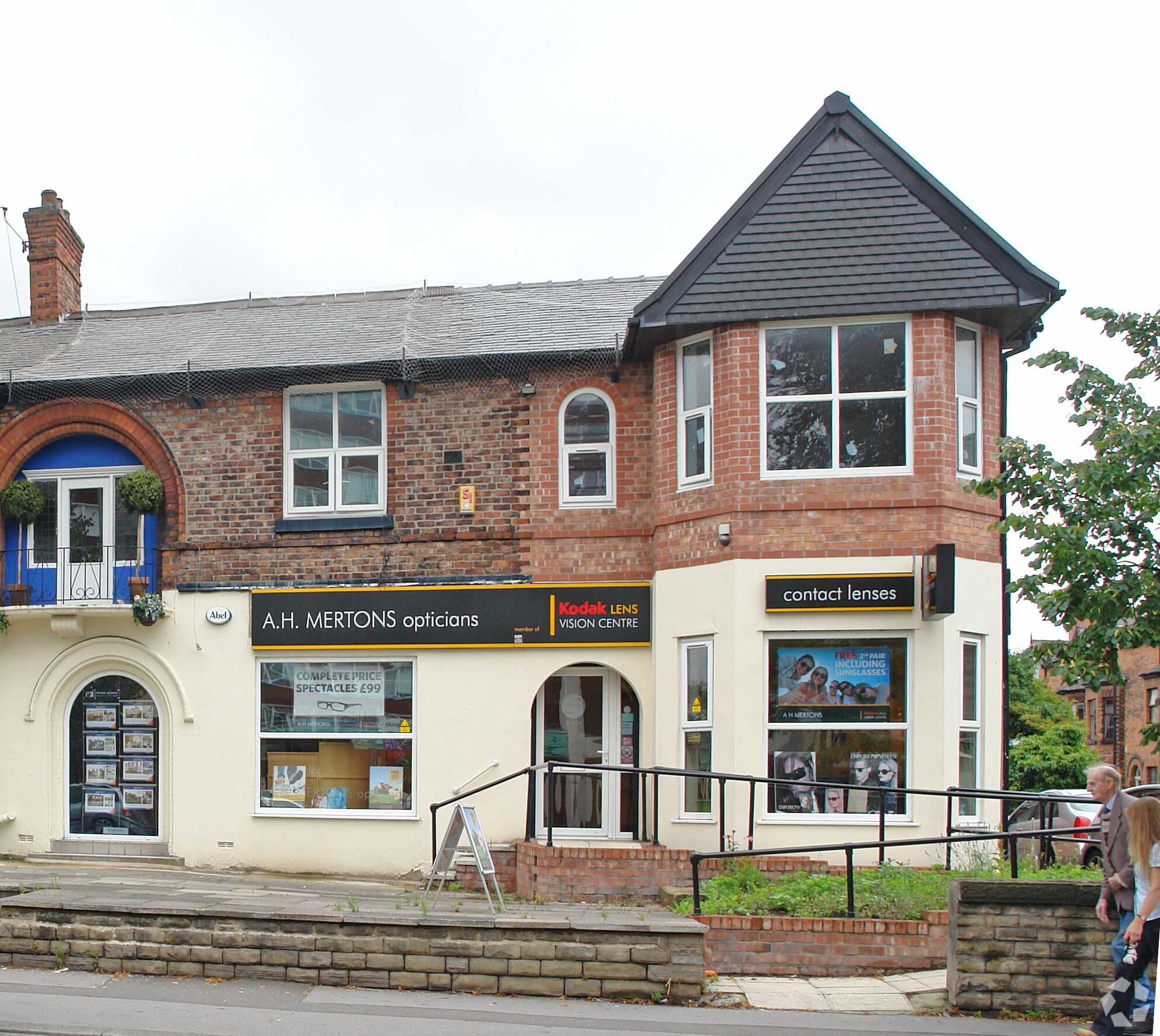 448 Barlow Moor Rd, Manchester to rent Primary Photo- Image 1 of 2