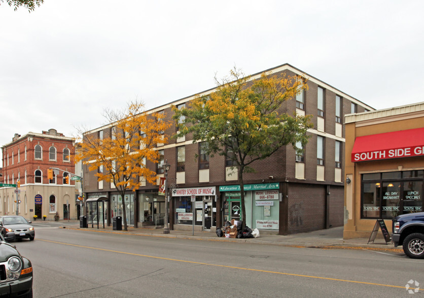 101-103 Dundas St W, Whitby, ON for rent - Building Photo - Image 2 of 5