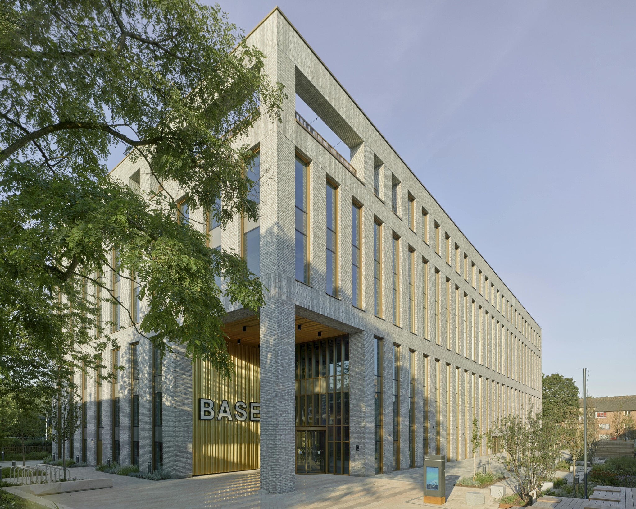 Greenheys Ln, Manchester to rent Building Photo- Image 1 of 7