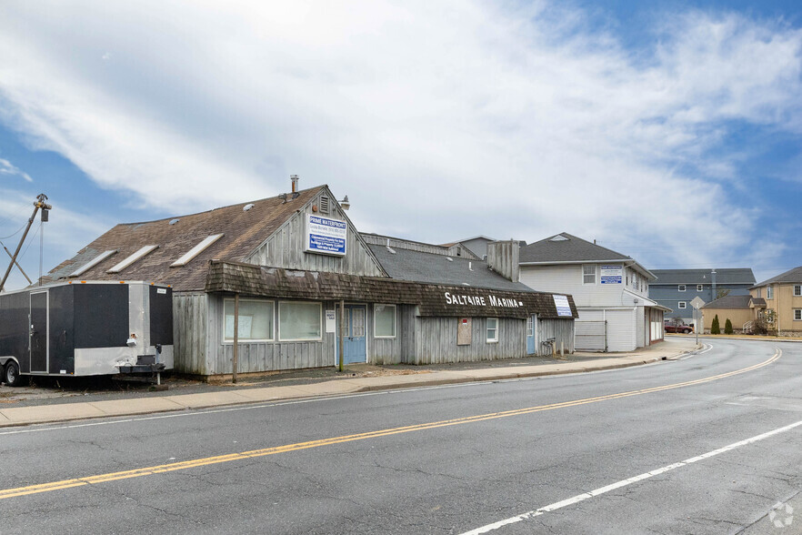 76 Front St, East Rockaway, NY for sale - Building Photo - Image 3 of 11