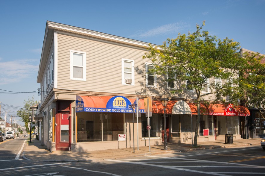 Retail in Warren, RI for sale - Building Photo - Image 1 of 1