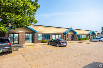 2041 Grand Ave, West Des Moines, IA for rent Building Photo- Image 1 of 2