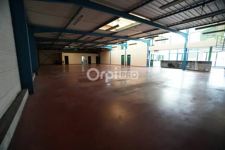 Light Industrial in Longvic to rent - Building Photo - Image 2 of 8
