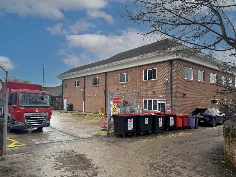 Hyde Ln, Marlborough for sale - Building Photo - Image 2 of 8