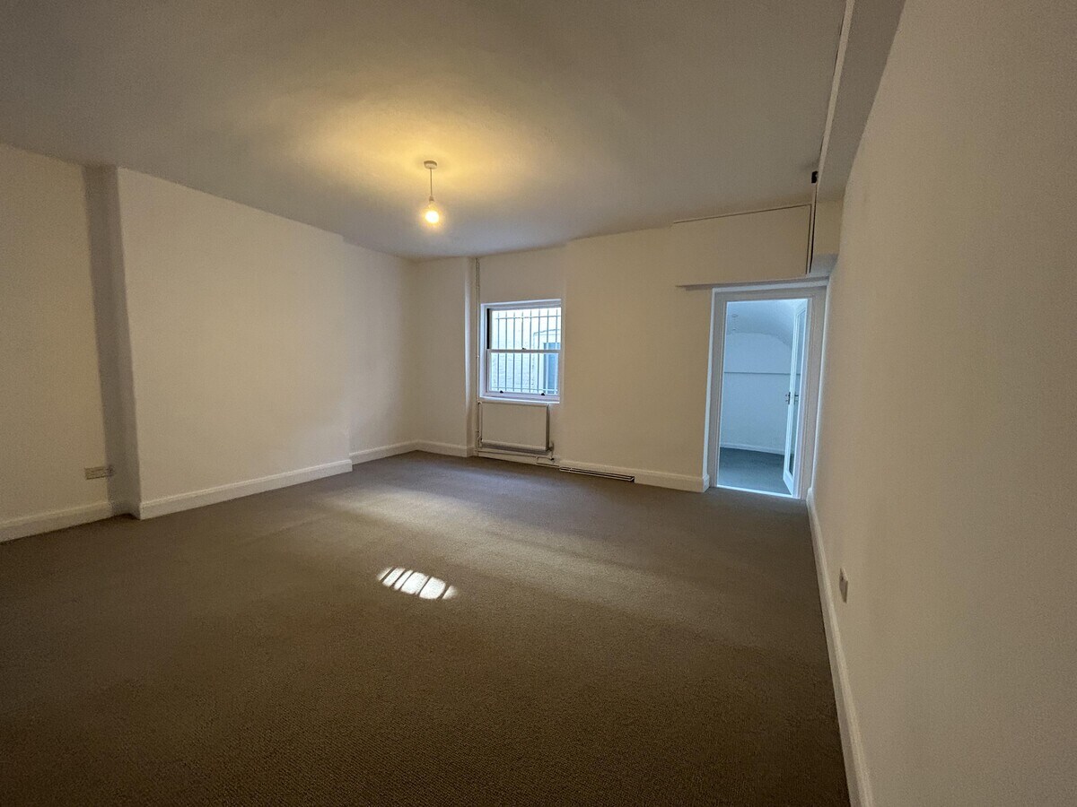 47 Moreton St, London SW1V 2PB Retail for Sale UK