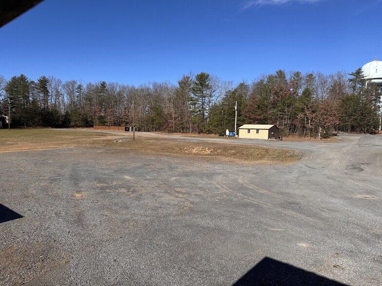 233 Millboro Industrial Rd Rd, Millboro, VA for rent - Primary Photo - Image 3 of 5