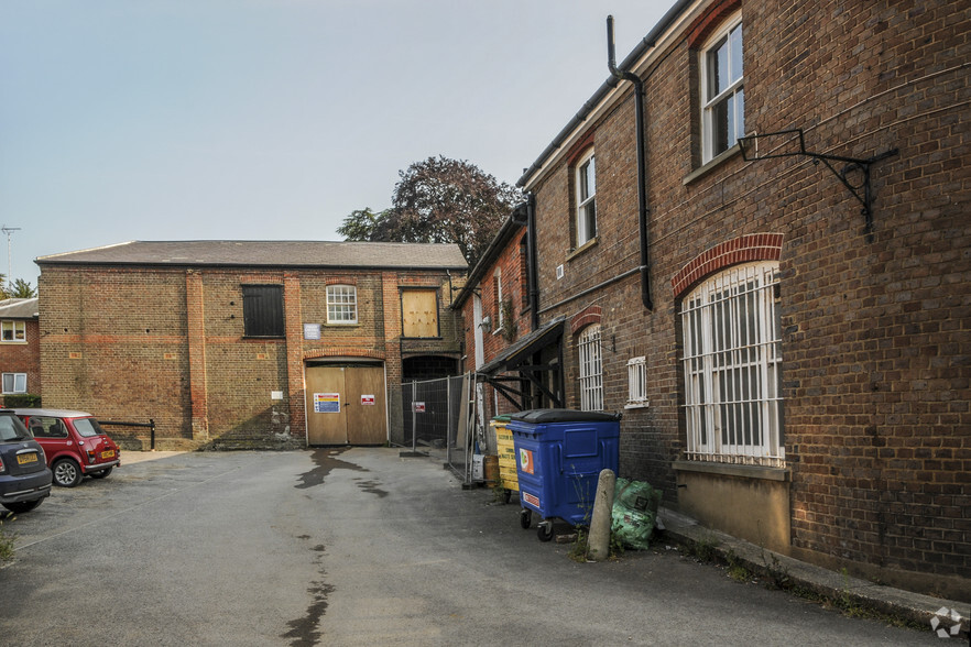 20-20A High St, Tring for sale - Building Photo - Image 3 of 8