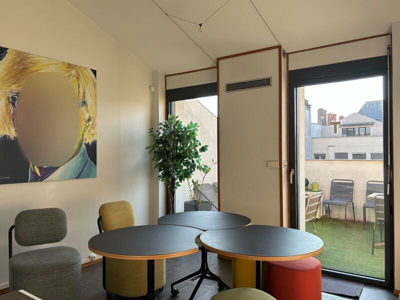 Office in Lyon to rent Building Photo- Image 1 of 9