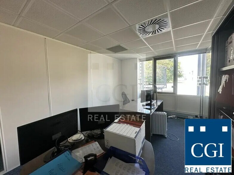 Office in Eybens to rent - Building Photo - Image 3 of 10
