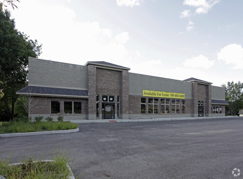 2202 SE Laporte Ave, Valparaiso 46383 Mayfield Plaza