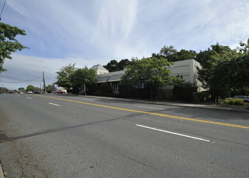 1275 Boston Post Rd, Larchmont, NY for rent - Building Photo - Image 1 of 4