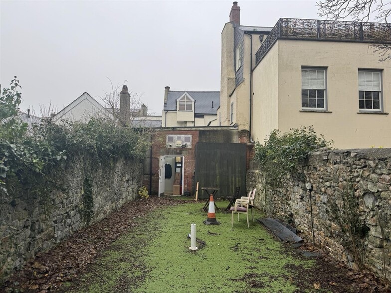 47-48 Broad St, Lyme Regis for sale - Building Photo - Image 2 of 5