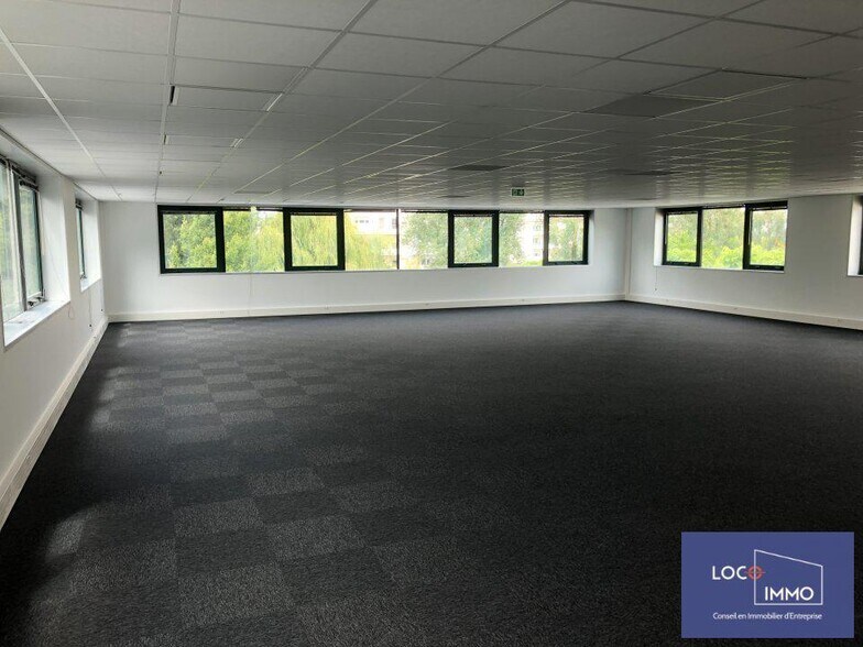 Office in Bordeaux to rent - Interior Photo - Image 3 of 3