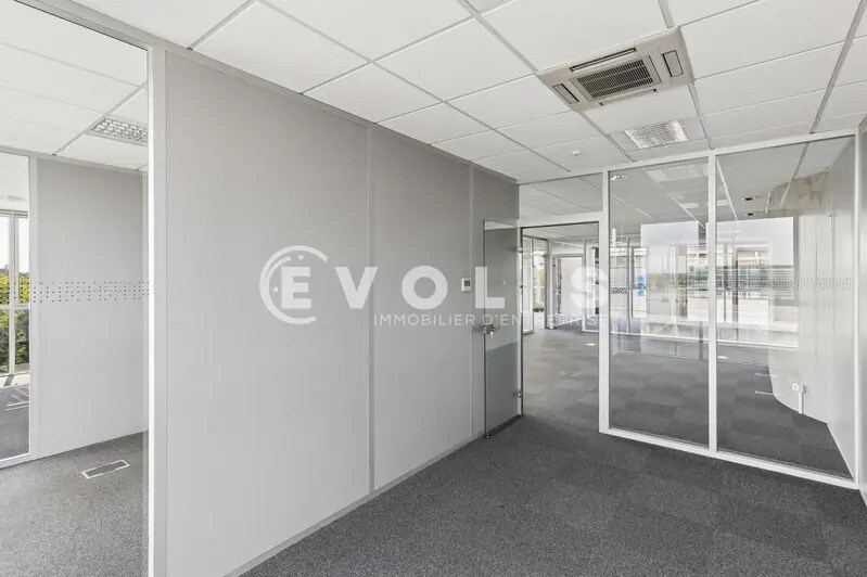 11 Rue Edison, Bron to rent - Interior Photo - Image 3 of 15