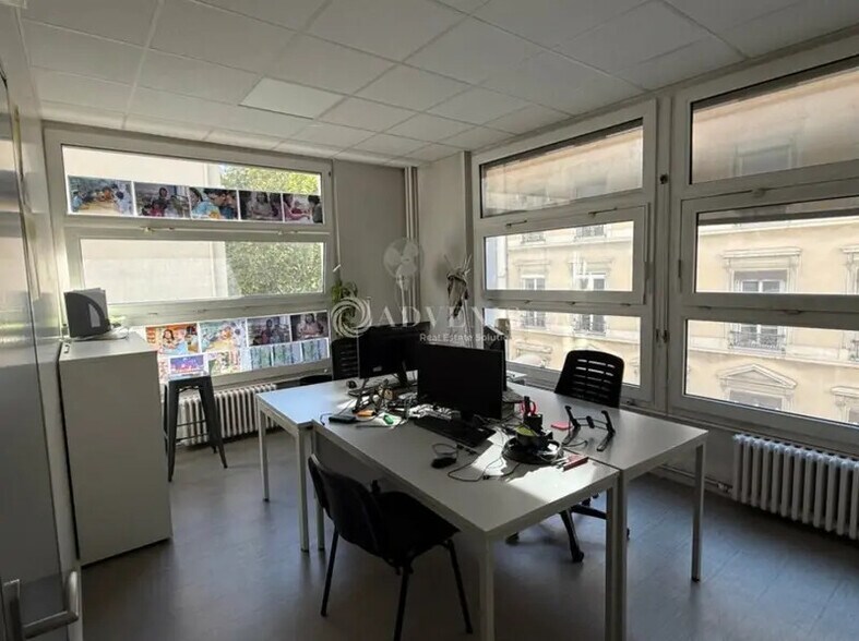 Office in Lyon to rent - Interior Photo - Image 2 of 4