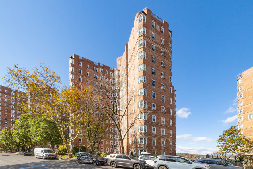 120-180 Cabrini Blvd, New York, NY for sale - Building Photo - Image 2 of 7